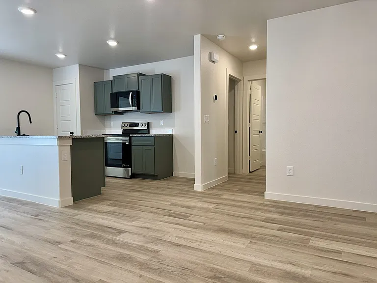 13817 Fremont Ave — Photo 5