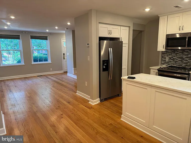 3064 S Buchanan St — Photo 7