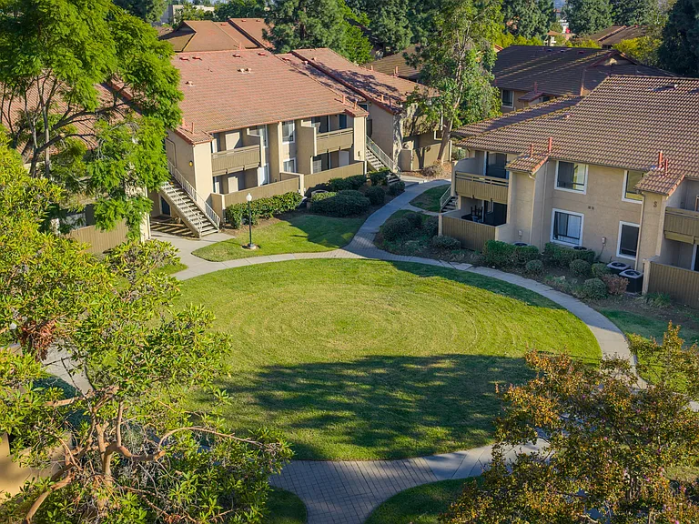 Citrus Place — Photo 49