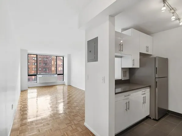 75 W End Ave, New York, NY