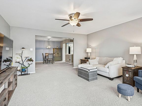 4th image of 400 Sturdy Rd #8-A