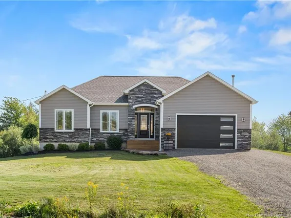 6 Tucker St, Coverdale, NB E1J 0B5