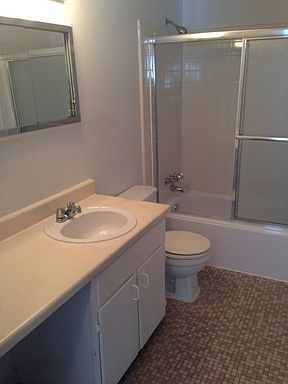 5th image of 2722 Golfside Dr APT 912