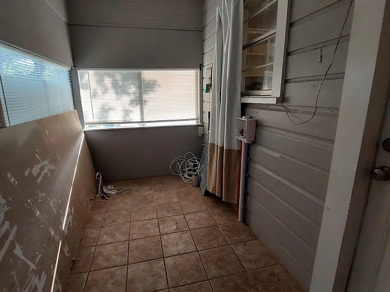 1704 E Chaffin St — Photo 10