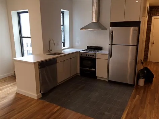 Rented by Kian Realty | media 19