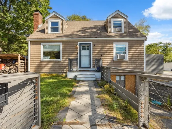 149 Oak St, Natick, MA 01760