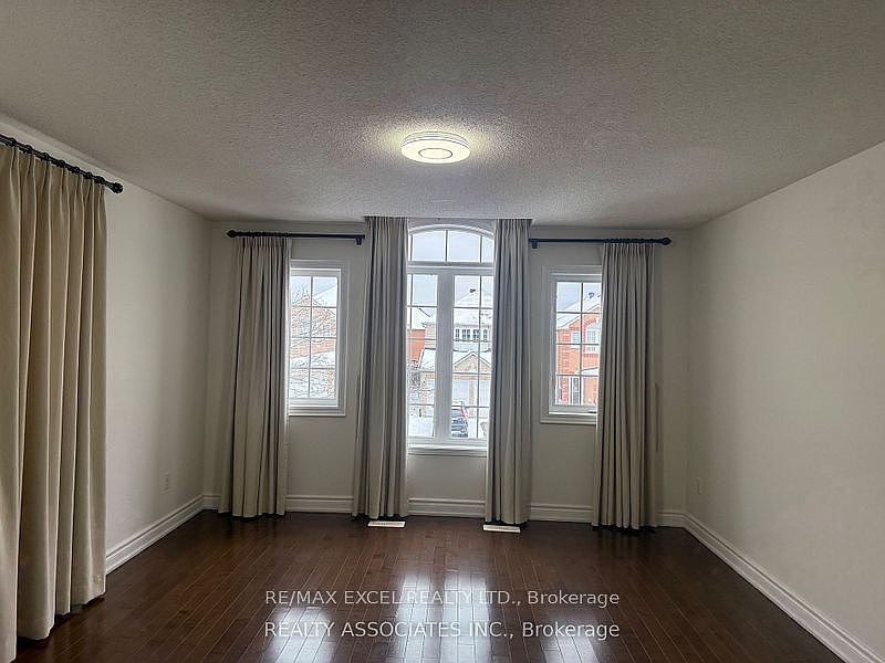 Toronto House for rent - 4 Bedrooms — photo 10