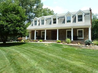 812 Domm Ct, Wyckoff, NJ 07481