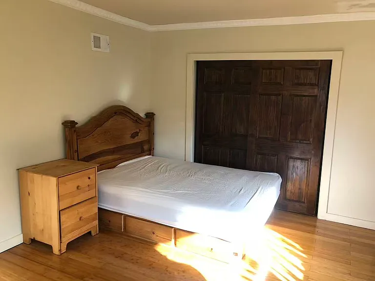 1761 Walnut St — Photo 5