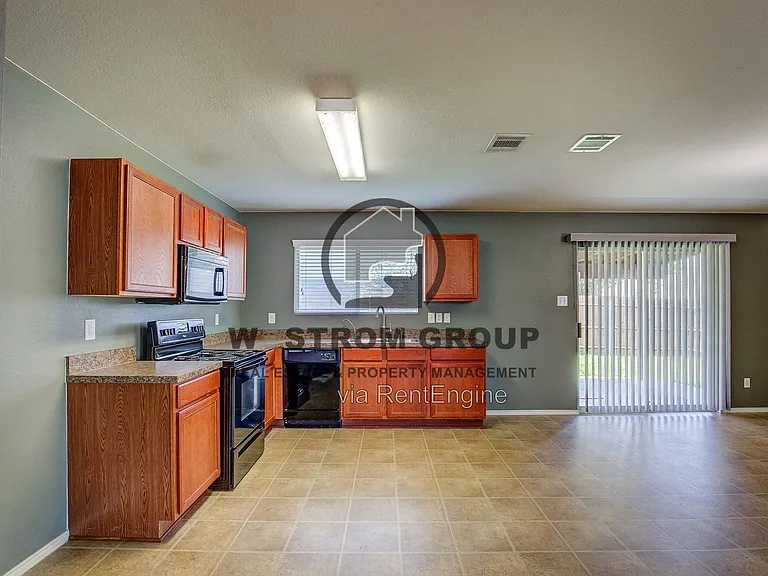 7000 Sylvan Meadows Dr — Photo 12