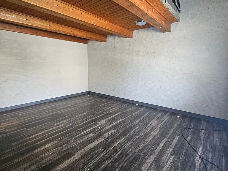 1819 Pershing Ave — Photo 4