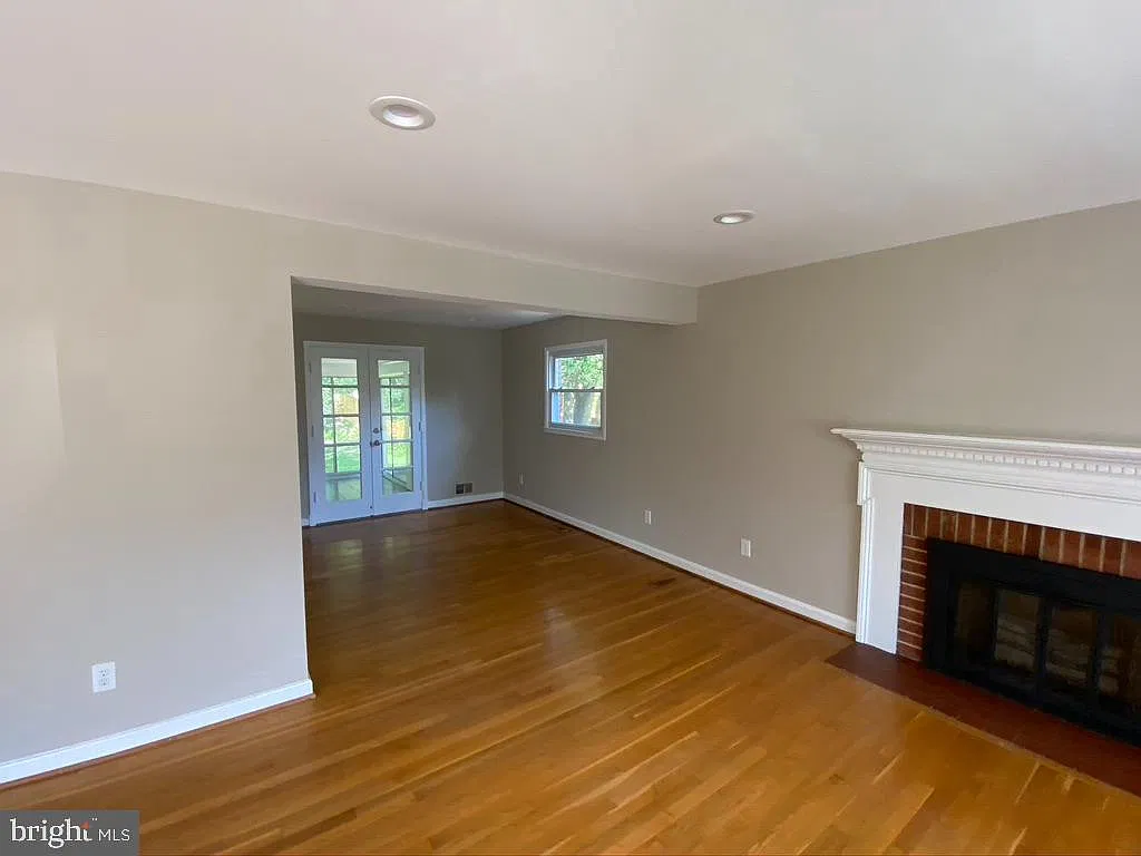 3 bed, 2.5 bath, 1677 sqft, $4,250 — Photo 4