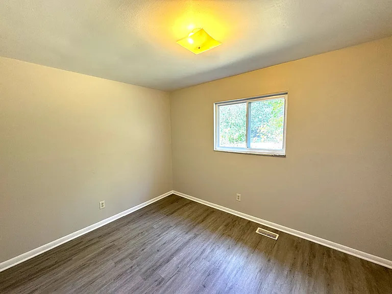 1133 N Tremont St — Photo 9