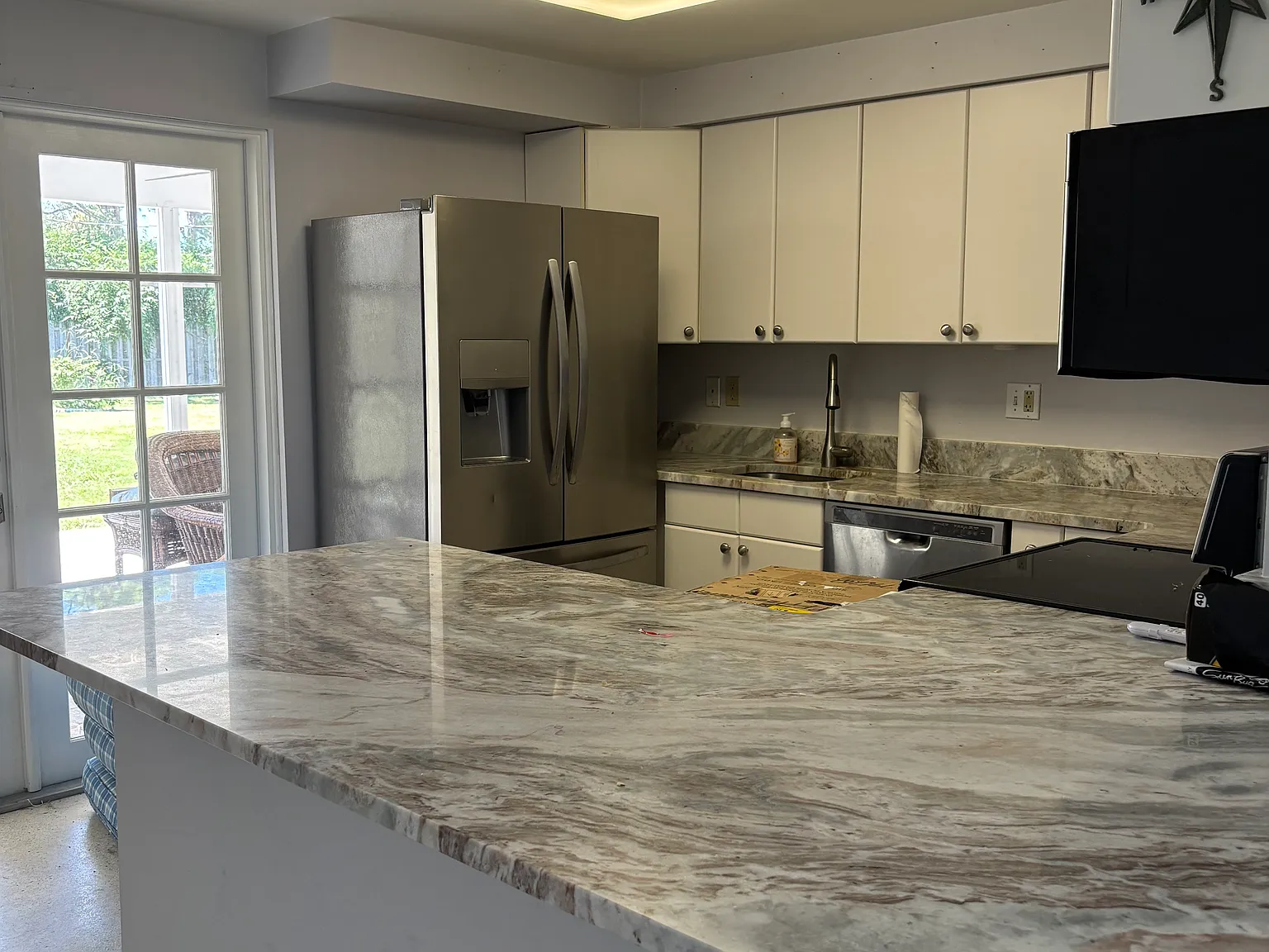 3 bed, 1334 sqft, $2,550 — Photo 2