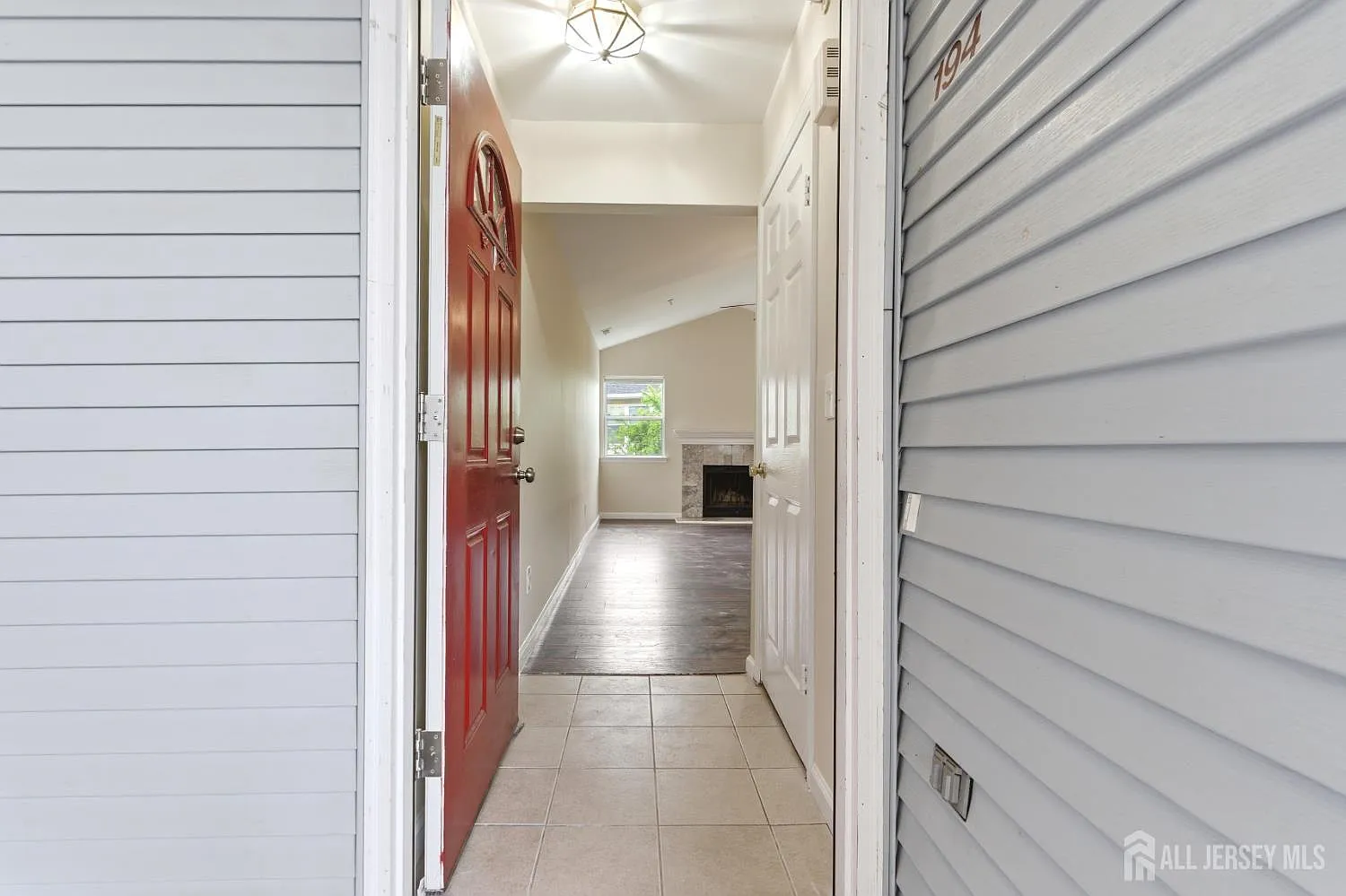 1 bed, 1.5 bath, 866 sqft, $2,000 — Photo 4