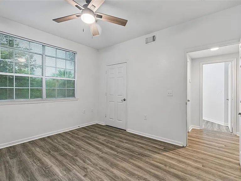 5211 Bay Club Cir — Photo 6