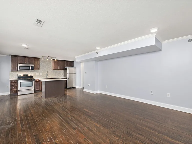 4544 Summit St — Photo 102