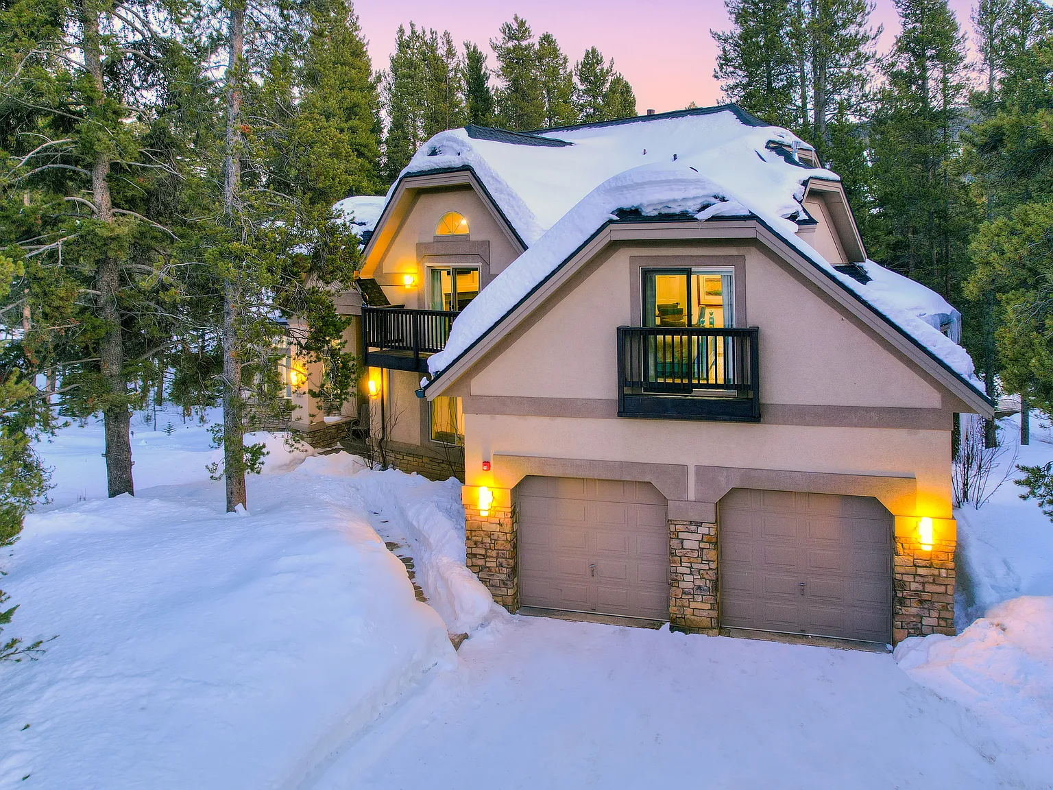 6 bed, 6073 sqft, $20,000 — Photo 1