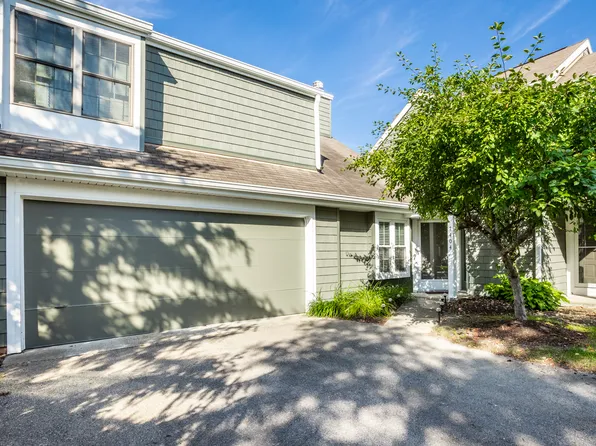 7404 Harbour Isle, Indianapolis, IN 46240