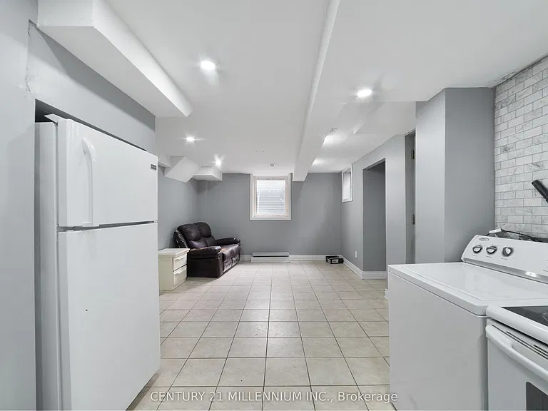 26 Newman Ct #LOWER — Photo 4