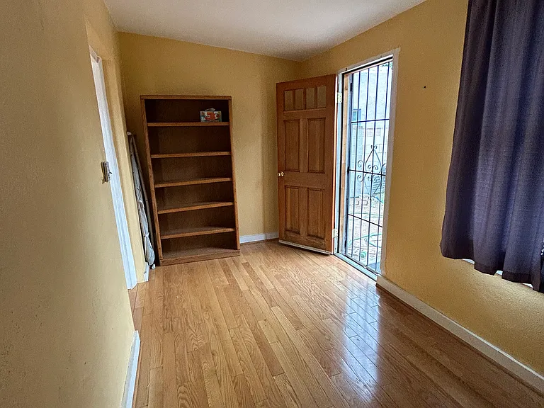 928 S Railroad Ave — Photo 4