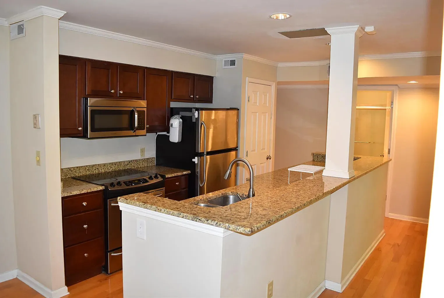 2 bed, 1106 sqft, $1,850 — Photo 3