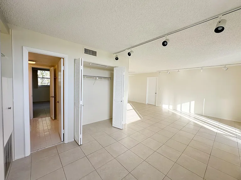 5301 NW 2nd Ave #401 — Photo 17