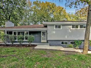 25 Deerpath Rd, Merrillville, IN 46410