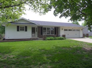 1942 Lois Ave, Carroll, IA 51401