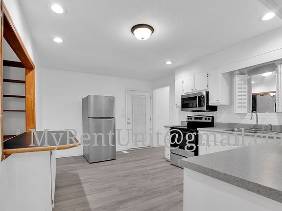 3rd image of 1507 Riddle Rd