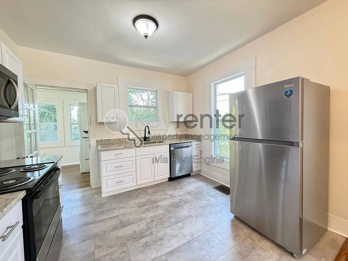 2 bed, 1.0 bath, 1200 sqft, $1,650 — Photo 3