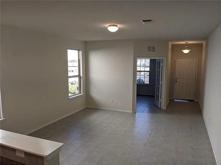 1013 Cliffbrake Way — Photo 7