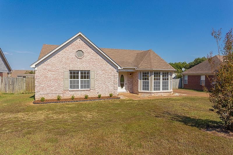 1st image of 290 Village Dr