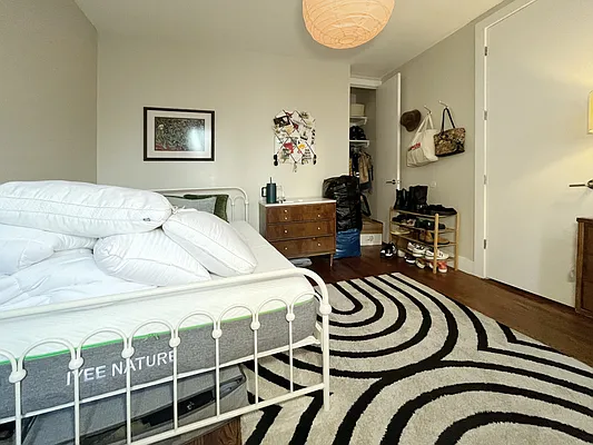 Rented by EXR | media 9