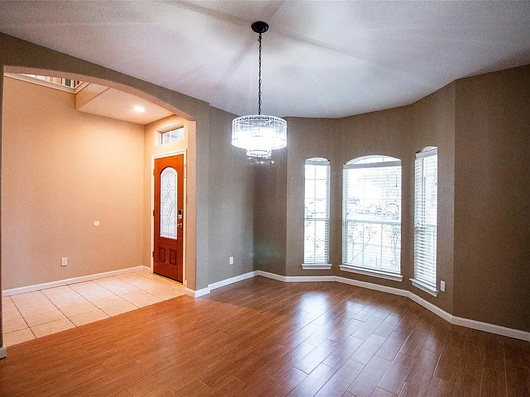 3318 Shadowcrest Ct — Photo 5