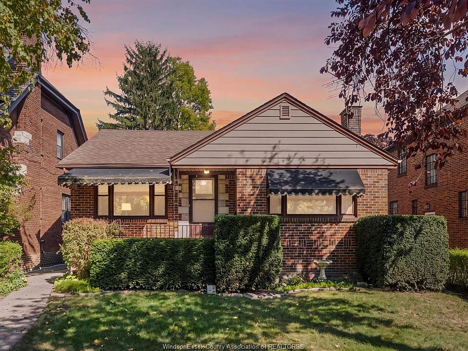 1st image of 2214 Victoria Ave