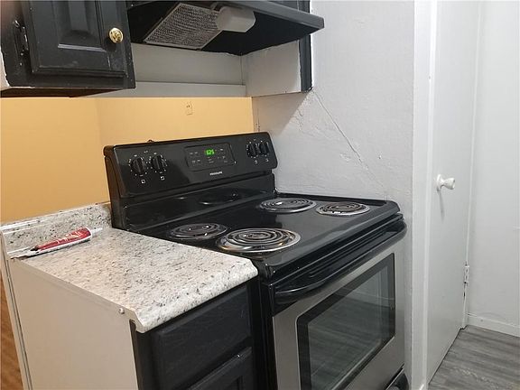 5th image of 401 12th Ave SE APT 113