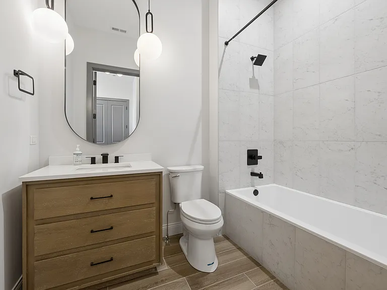 1615 W Irving Park Rd #3N — Photo 3