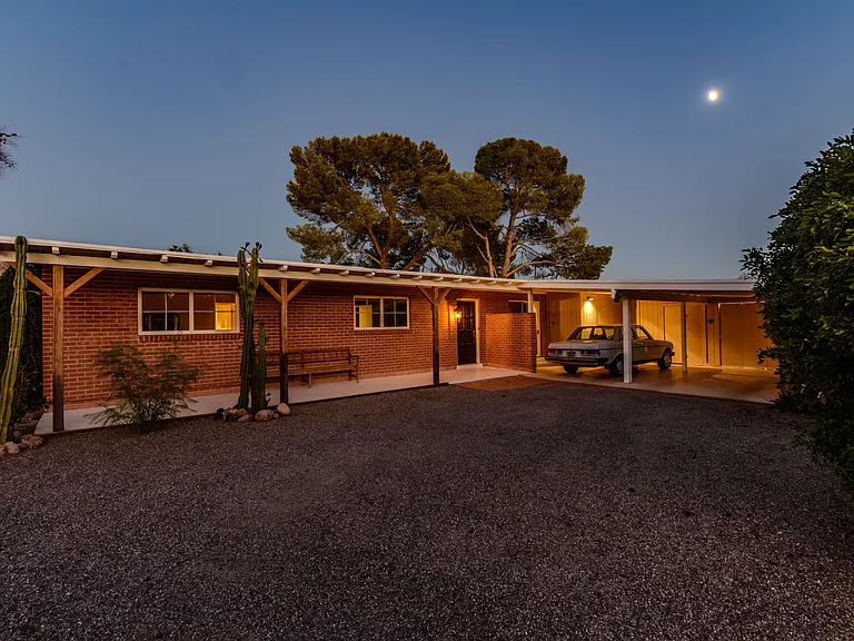 8440 N Romero Ave — Photo 7