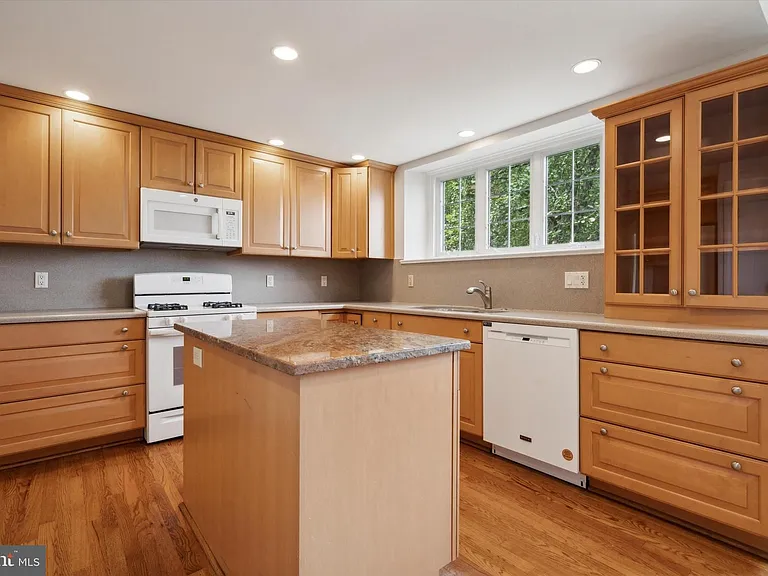 100 Vista Rd — Photo 8