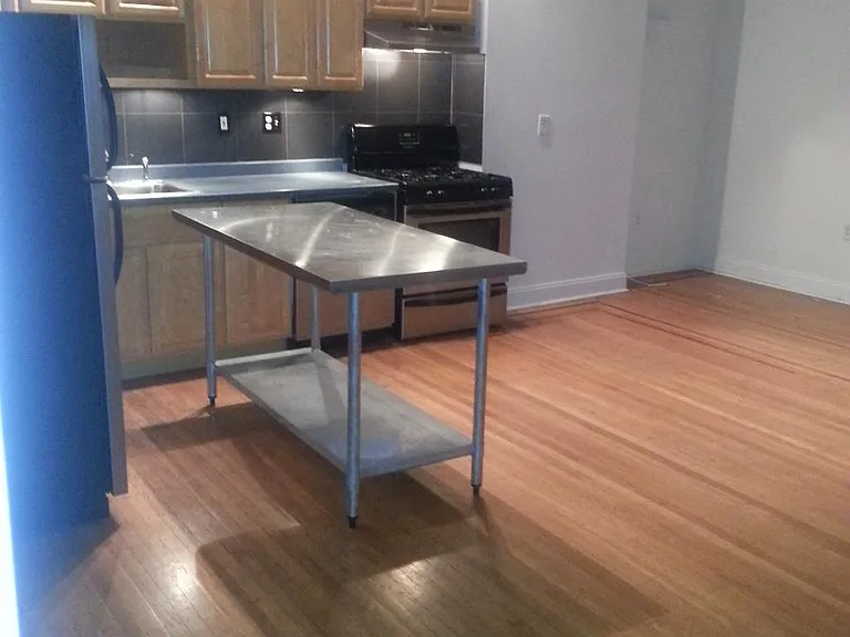 329 S 17th St #2 — Photo 10