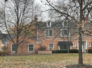 625 Oak Rd, Barrington, IL 60010