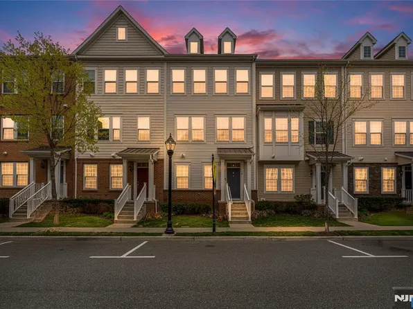 70 Wesmont Dr, Wood Ridge, NJ 07075