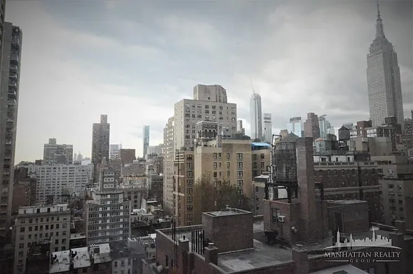 Rented by Manhattan Realty Group | media 11