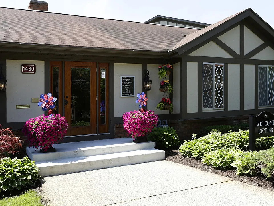 Sutton Club Apartments