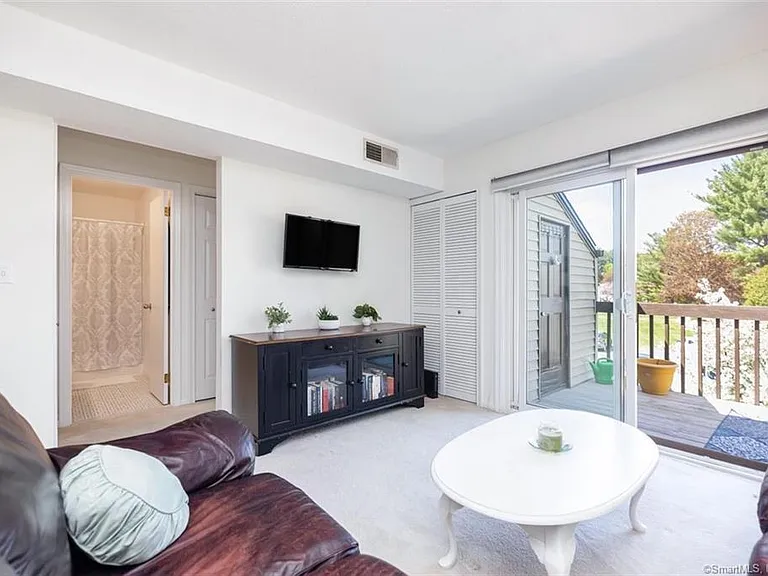 Twin Circle Dr — Photo 8