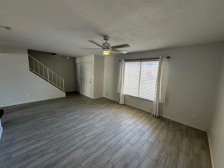 3309 W Echo Ln — Photo 3