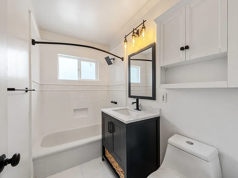 8 Whitmore Place #1 - 2 bedroom | 1 bathroom | Lower unit — Photo 10