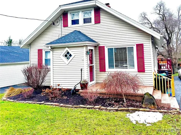 6374 Milestrip Rd, Orchard Park, NY 14127