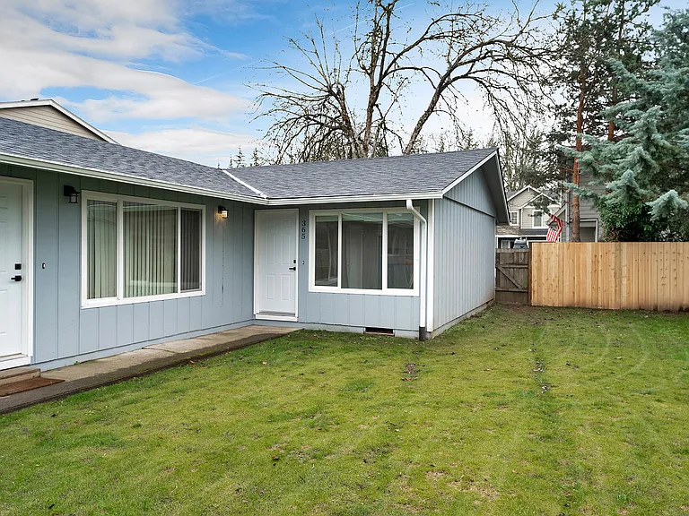 383 N Cedar St — Photo 1